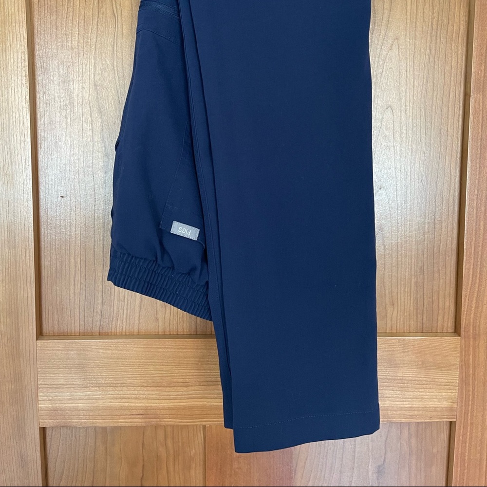 FIGS navy blue set